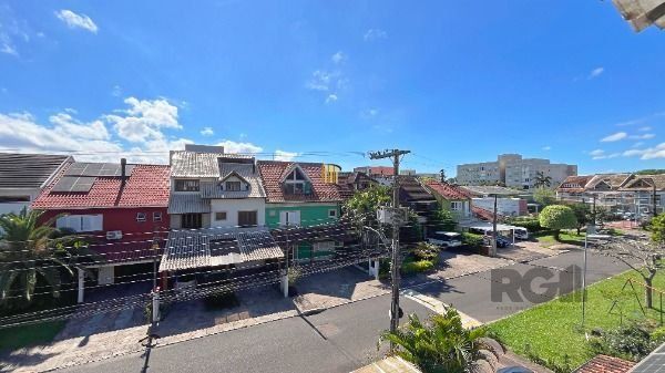 Casa Condominio em Porto Alegre, no bairro Cavalhada, com 3 dormitório(s), e 3 banheiros, à venda.