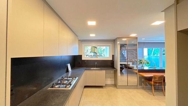 Casa Condominio para Venda - 364m², 3 dormitórios, sendo 3 suites, 2 vagas - Pedra Redonda