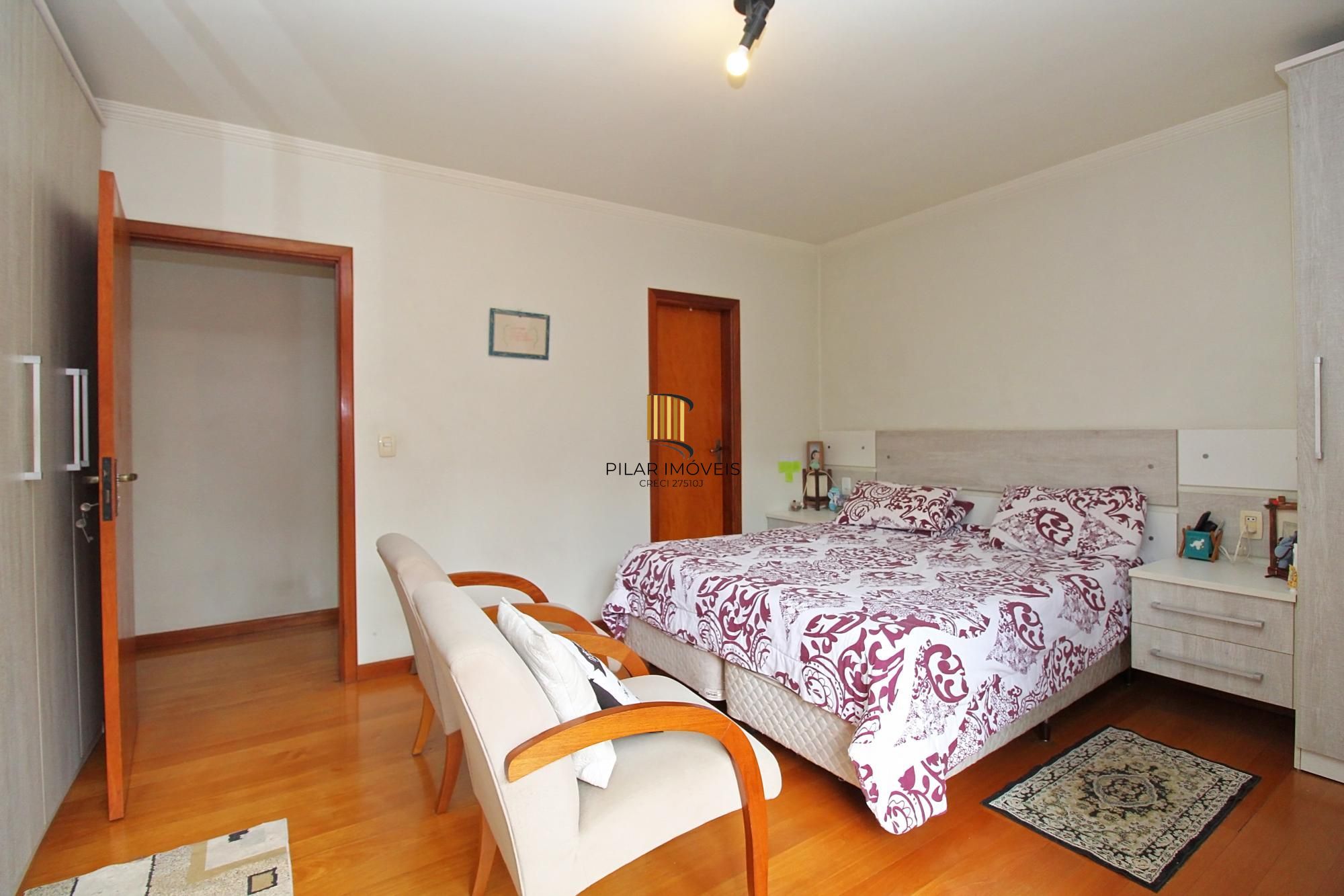 Casa em condomínio com 3 dormitórios, sendo 1 suíte com closet e sacada