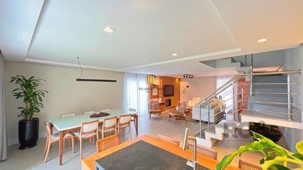 Casa Condominio para Venda - 364m², 3 dormitórios, sendo 3 suites, 2 vagas - Pedra Redonda