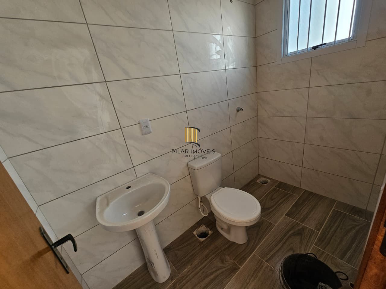 Casa 2 dormitórios no bairro Hípica