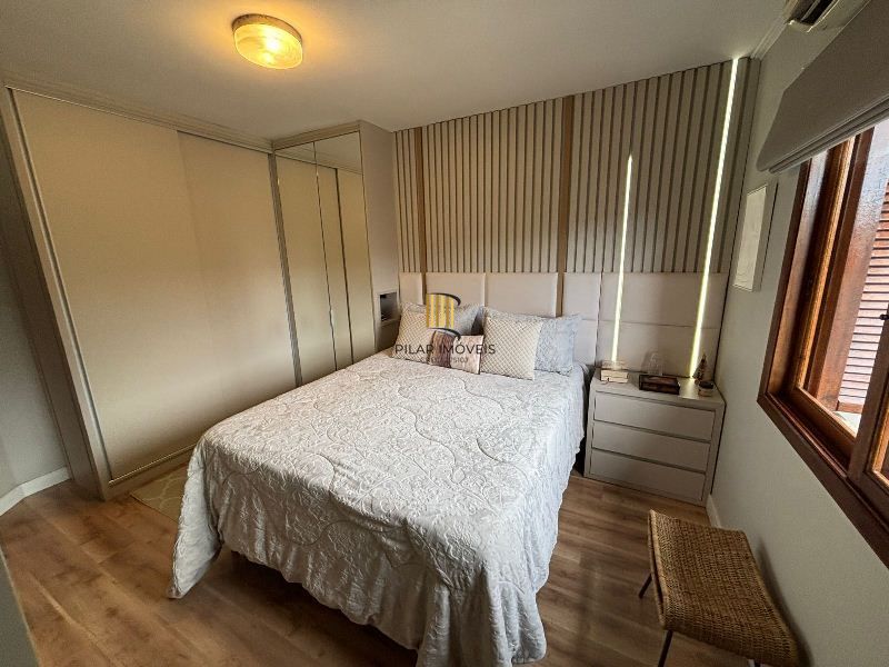 Casa 3 dormitórios no bairro Hípica