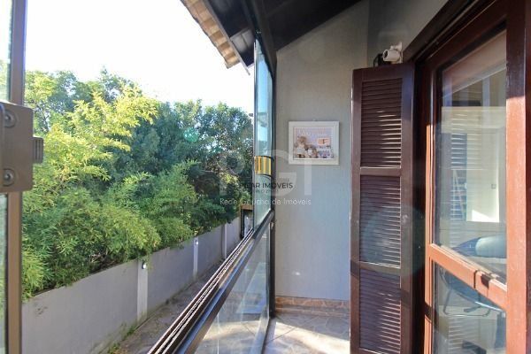 Casa Condominio em Porto Alegre, no bairro Ipanema, com 3 dormitório(s), e 3 banheiros, à venda.