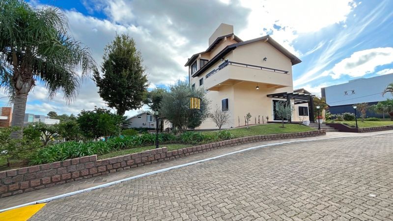 Altos do lago- 455 m² de área privativa, 3 d, 3 vagas , piscina , Linda e ampla casa em condomínio.