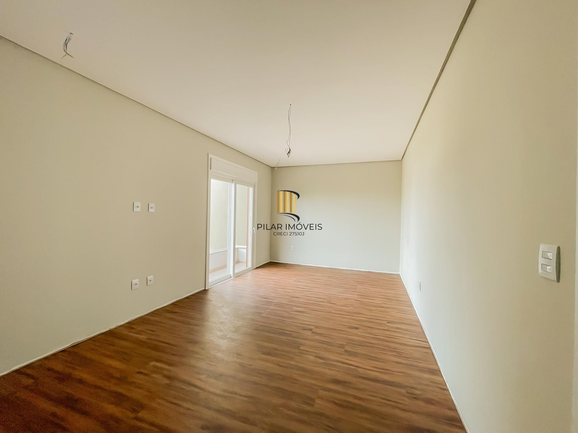 No Mirante do Lago, excelente residência com 3 suítes