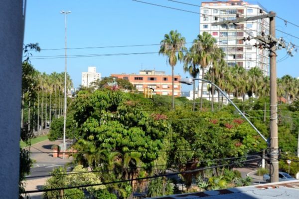Apartamento em Porto Alegre, no bairro Cidade Baixa, com 2 dormitório(s), e 2 banheiros, à venda.