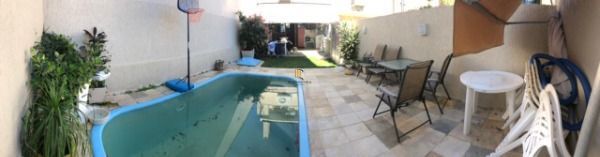 Casa para Venda - 150m², 3 dormitórios, sendo 1 suites, 2 vagas - Guarujá