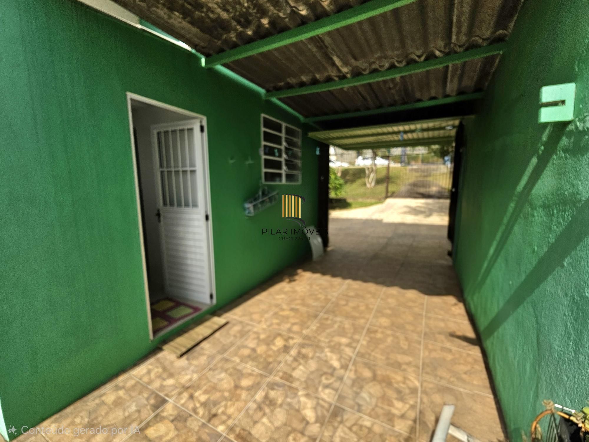 Casa 3 dormitórios e edícula com churrasqueira no bairro Medianeira !