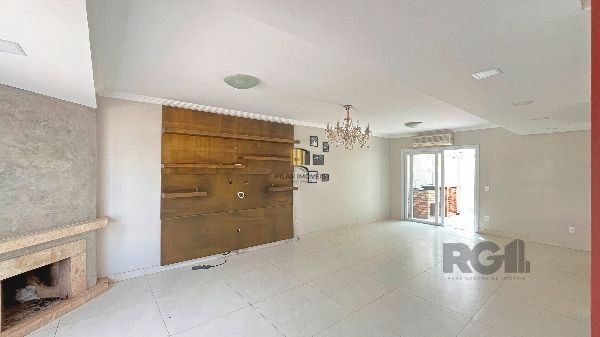 Casa Condominio em Porto Alegre, no bairro Hípica, com 3 dormitório(s), e 3 banheiros, à venda.