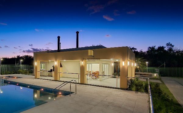 Casa de Condomínio 3 dormitórios no bairro Hípica