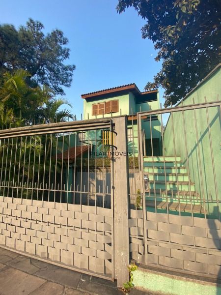 Casa para Venda - 301m², 4 dormitórios, sendo 1 suites, 2 vagas - Bom Jesus