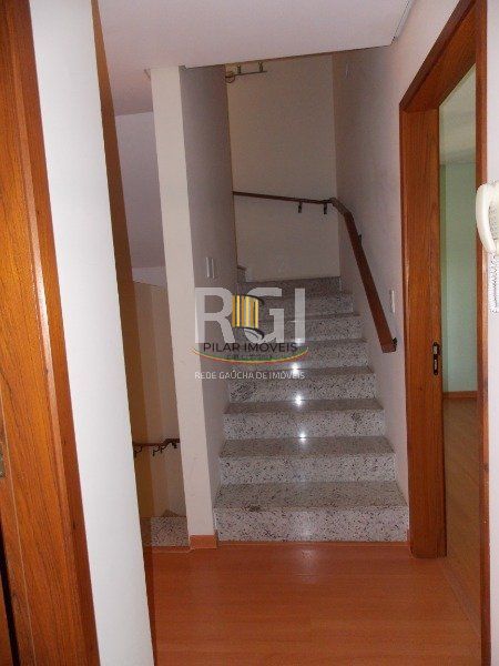 Casa 4 dormitórios no bairro Ipanema