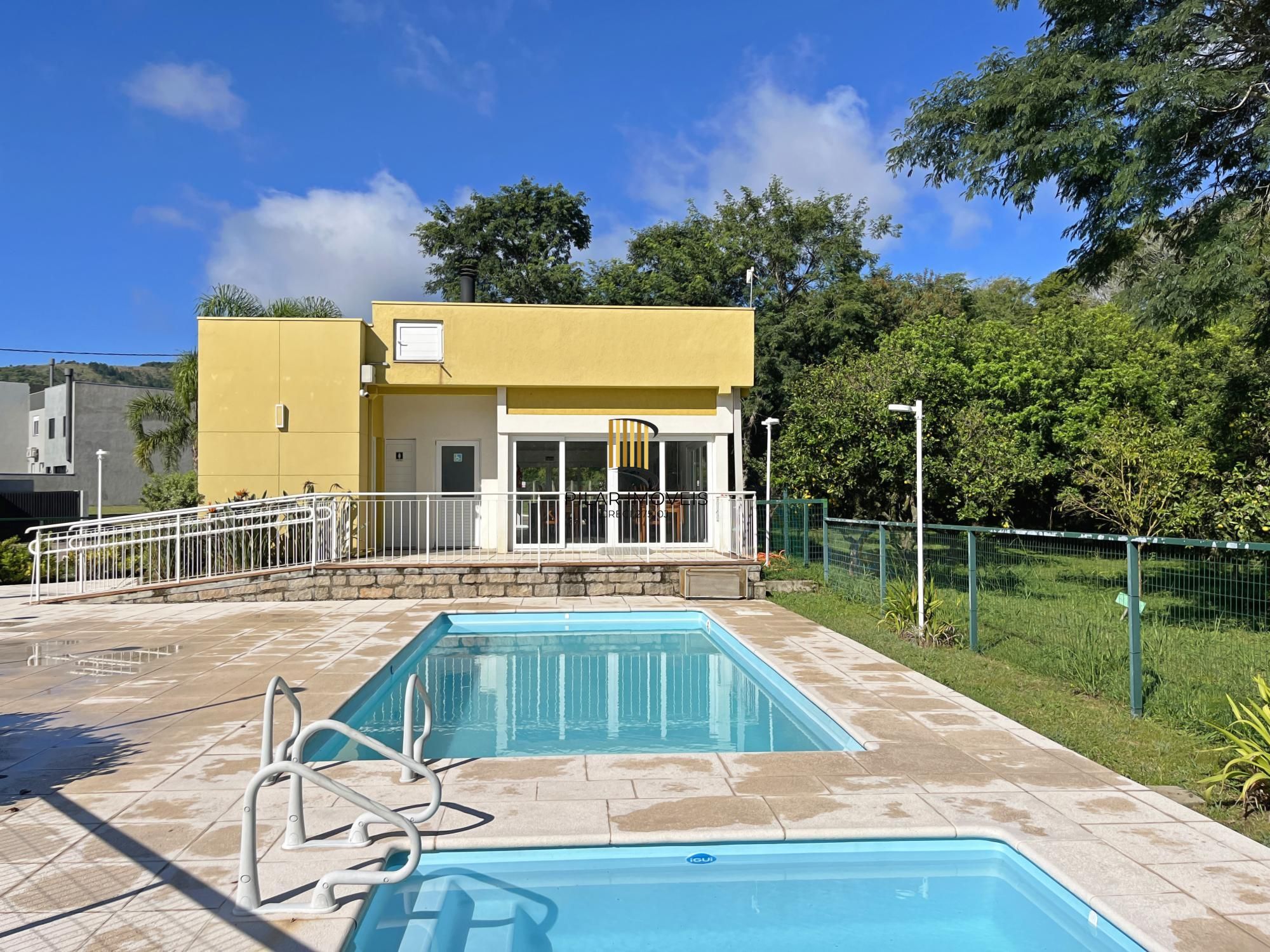 Casa de Condomínio 3 dormitórios no bairro Campo Novo