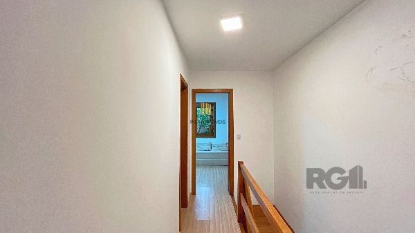 Casa Condominio em Porto Alegre, no bairro Teresópolis, com 2 dormitório(s), e 2 banheiros, à venda.