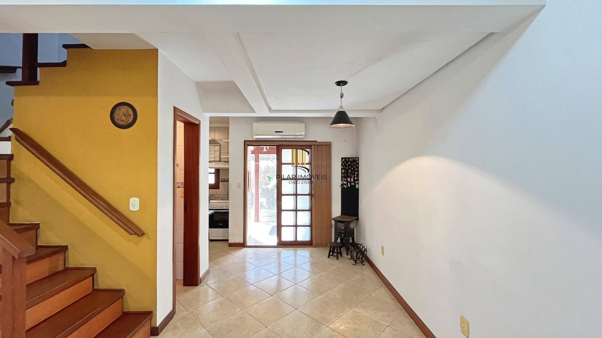 Casa Condominio para Venda - 96m², 3 dormitórios, sendo 1 suites, 2 vagas - Hípica