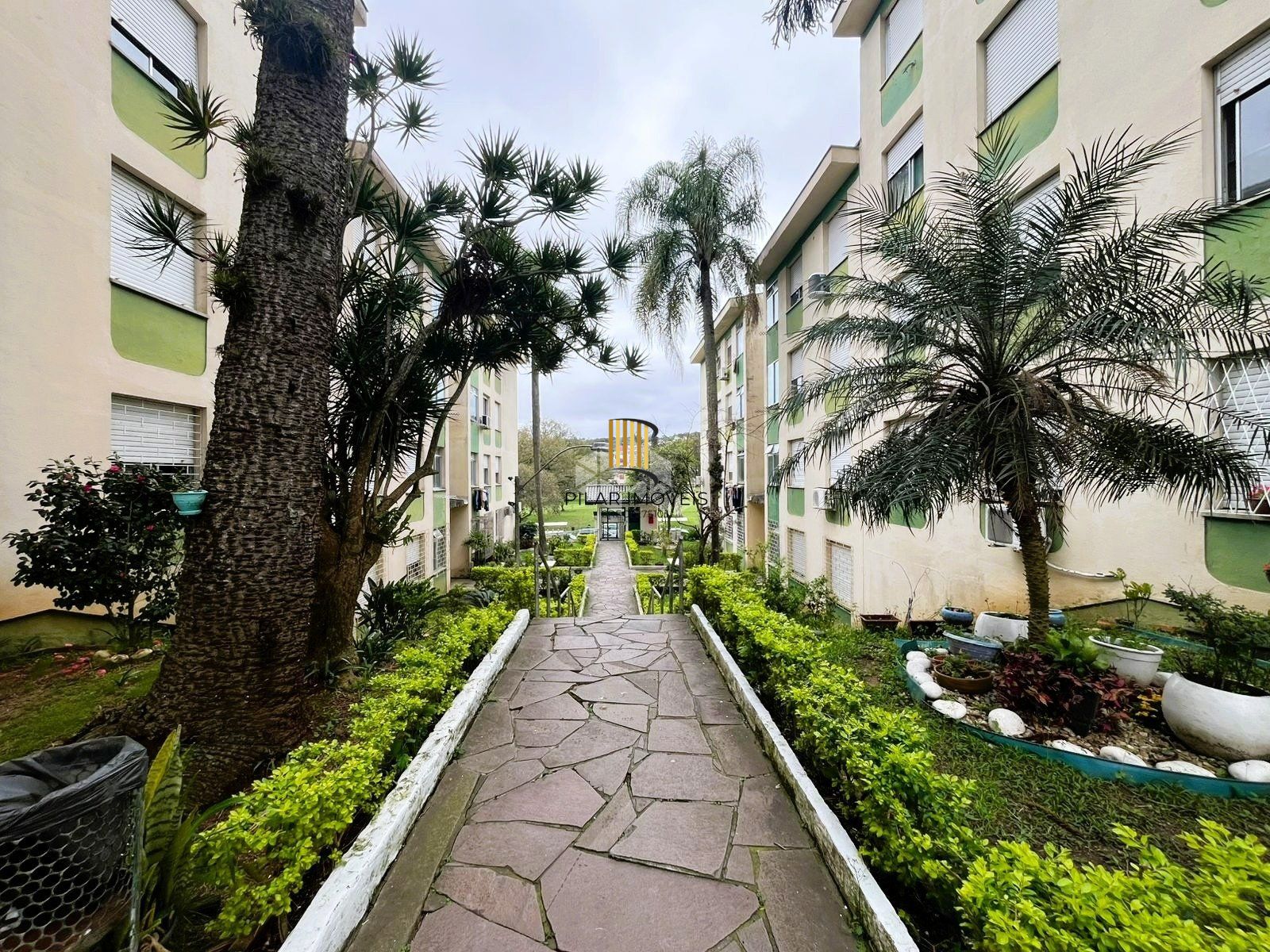 Apartamento 2 dormitórios, perto de todos recursos do bairro.