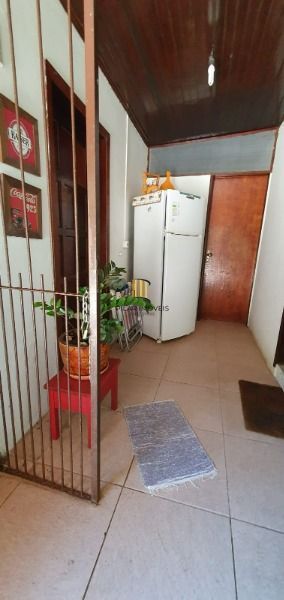 Casa em Porto Alegre, no bairro Ponta Grossa, com 3 dormitório(s), e 3 banheiros, à venda.