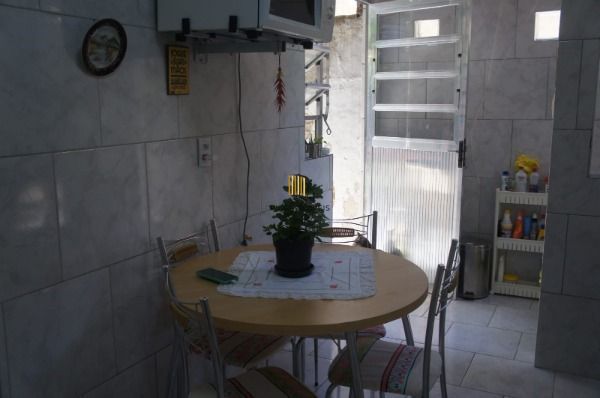 Apartamento em Porto Alegre, no bairro Centro Histórico, com 2 dormitório(s), e 2 banheiros, à venda.