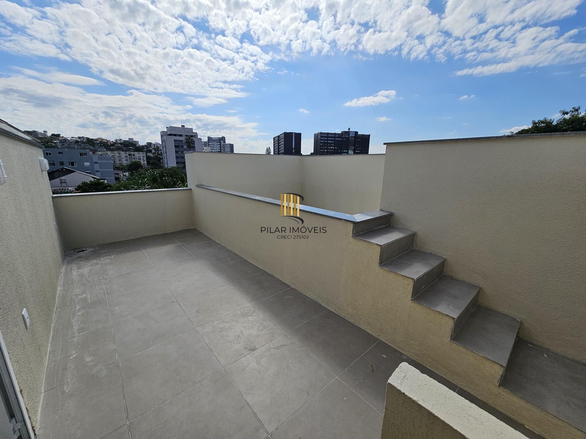 Casa de Condomínio 3 dormitórios no bairro Glória