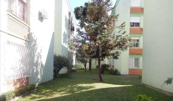 Apartamento em Porto Alegre, no bairro Cristal, com 2 dormitório(s), e 2 banheiros, à venda.