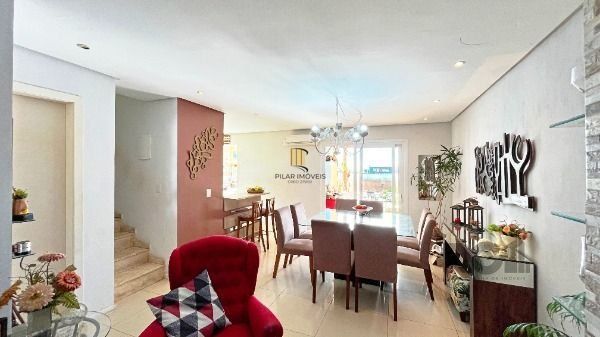 Casa Condominio em Porto Alegre, no bairro Vila Nova, com 3 dormitório(s), e 3 banheiros, à venda.