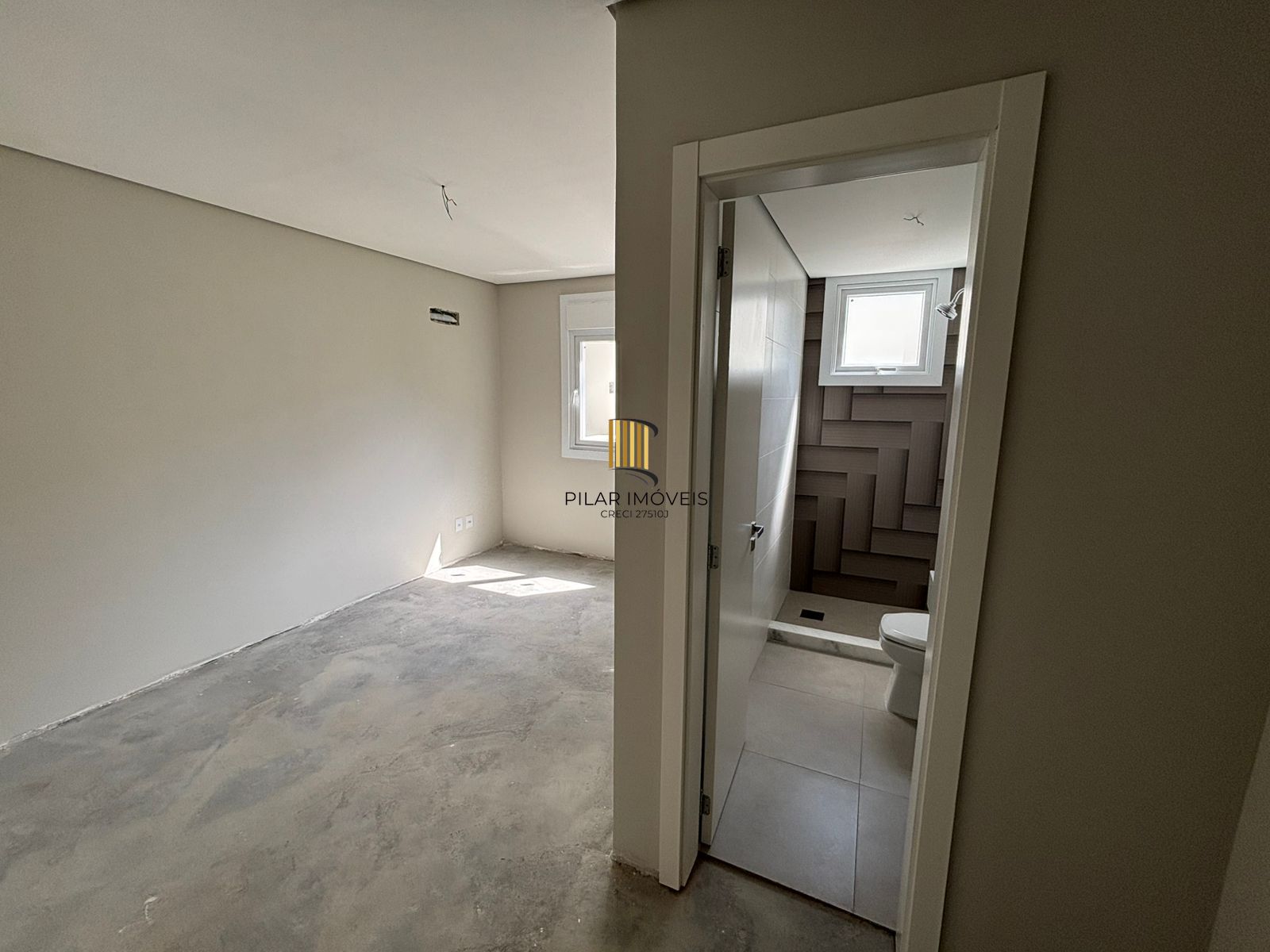 Apartamento com 3 dormitórios sendo 1 suíte á venda Bairro Cristal.