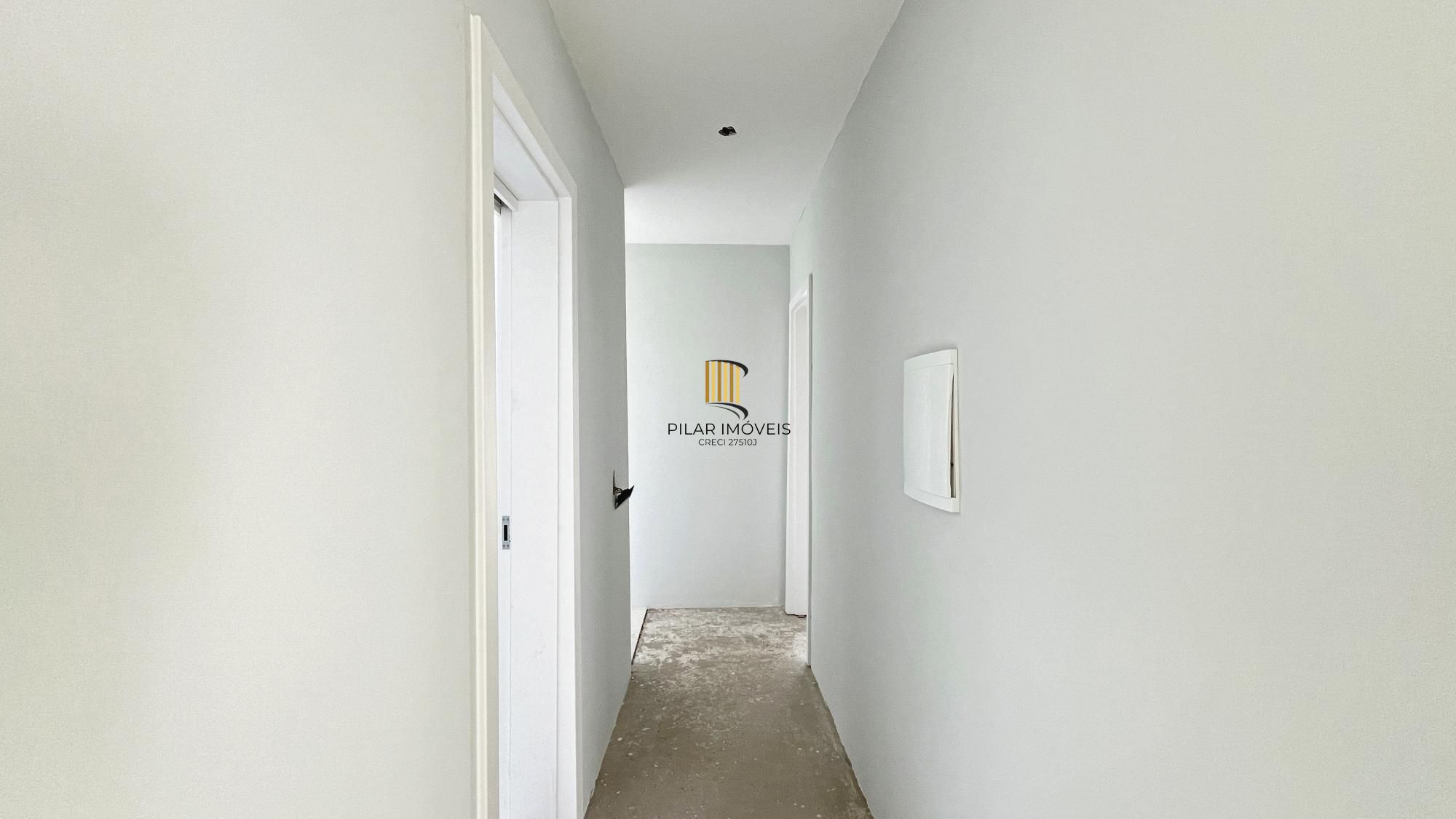 Casa 4 dormitórios( 1 dorm térreo) no Condomínio Villa Amalfi, na zona sul de Porto Alegre.