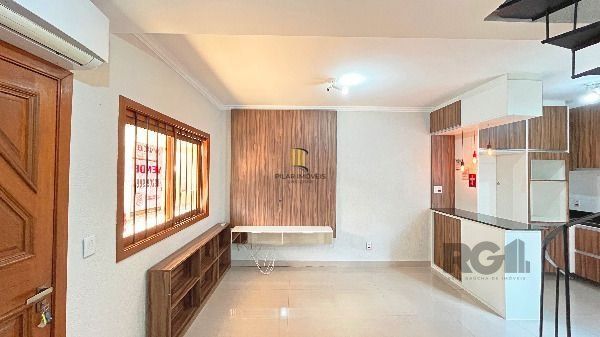 Casa Condominio em Porto Alegre, no bairro Coronel Aparício Borges, com 2 dormitório(s), e 2 banheiros, à venda.