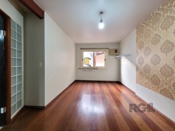 Casa Condominio em Porto Alegre, no bairro Hípica, com 3 dormitório(s), e 3 banheiros, à venda.