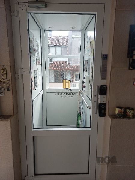 Apartamento em Porto Alegre, no bairro Cavalhada, com 2 dormitório(s), e 2 banheiros, à venda.