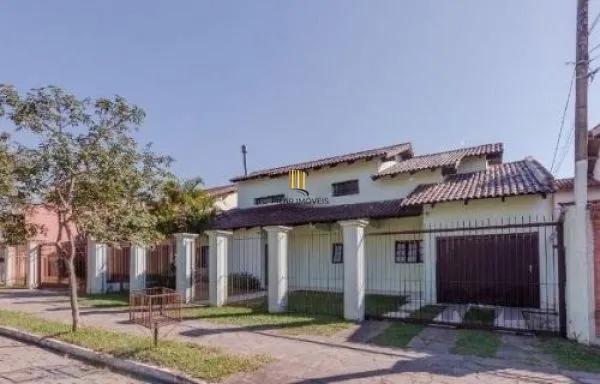 Casa em Porto Alegre, no bairro Aberta dos Morros, com 4 dormitório(s), e 4 banheiros, à venda.