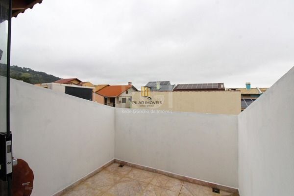 Casa em Porto Alegre, no bairro Espírito Santo, com 3 dormitório(s), à venda.