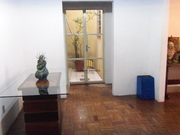 Casa para Venda - 275m², 4 dormitórios, 2 vagas - Guarujá