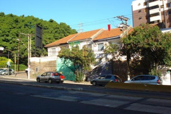 Terreno para Venda - 151.2m², 0 dormitórios, Petrópolis