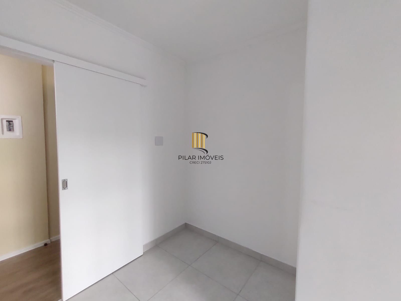 Excelente apartamento de dois dormitórios  na Av. Teresopolis com 68m2