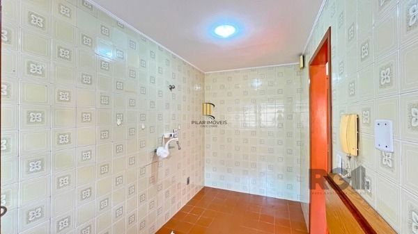 Apartamento em Porto Alegre, no bairro Cristal, com 1 dormitório(s), e 1 banheiros, à venda.