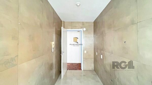 Apartamento em Porto Alegre, no bairro Tristeza, com 2 dormitório(s), e 2 banheiros, à venda.