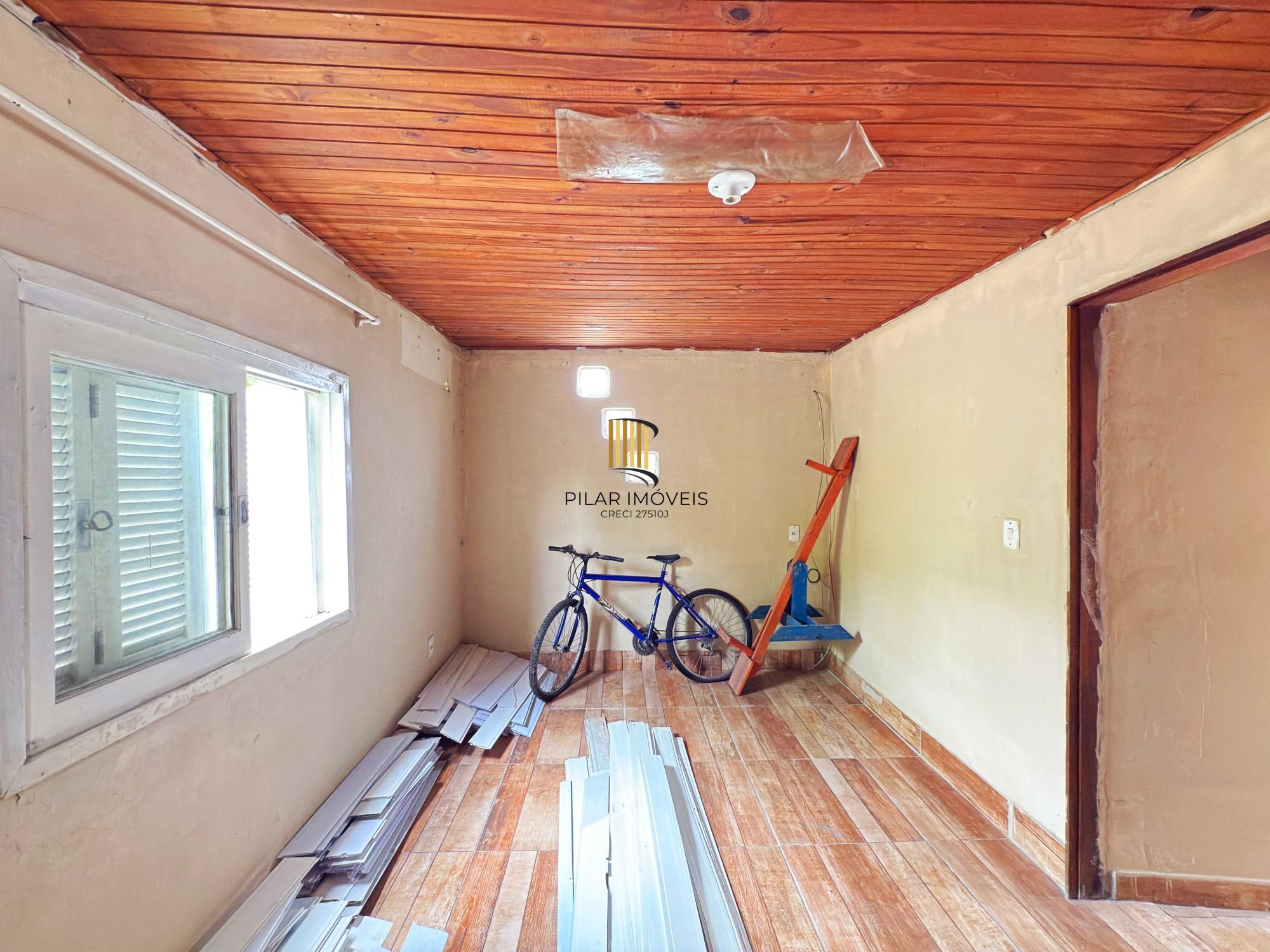 Casa 3 dormitórios no bairro Restinga