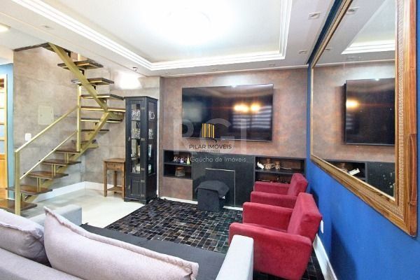 Casa Condominio em Porto Alegre, no bairro Ipanema, com 3 dormitório(s), e 3 banheiros, à venda.