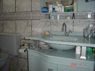 Casa em Porto Alegre, no bairro Ipanema, com 3 dormitório(s), e 3 banheiros, à venda.