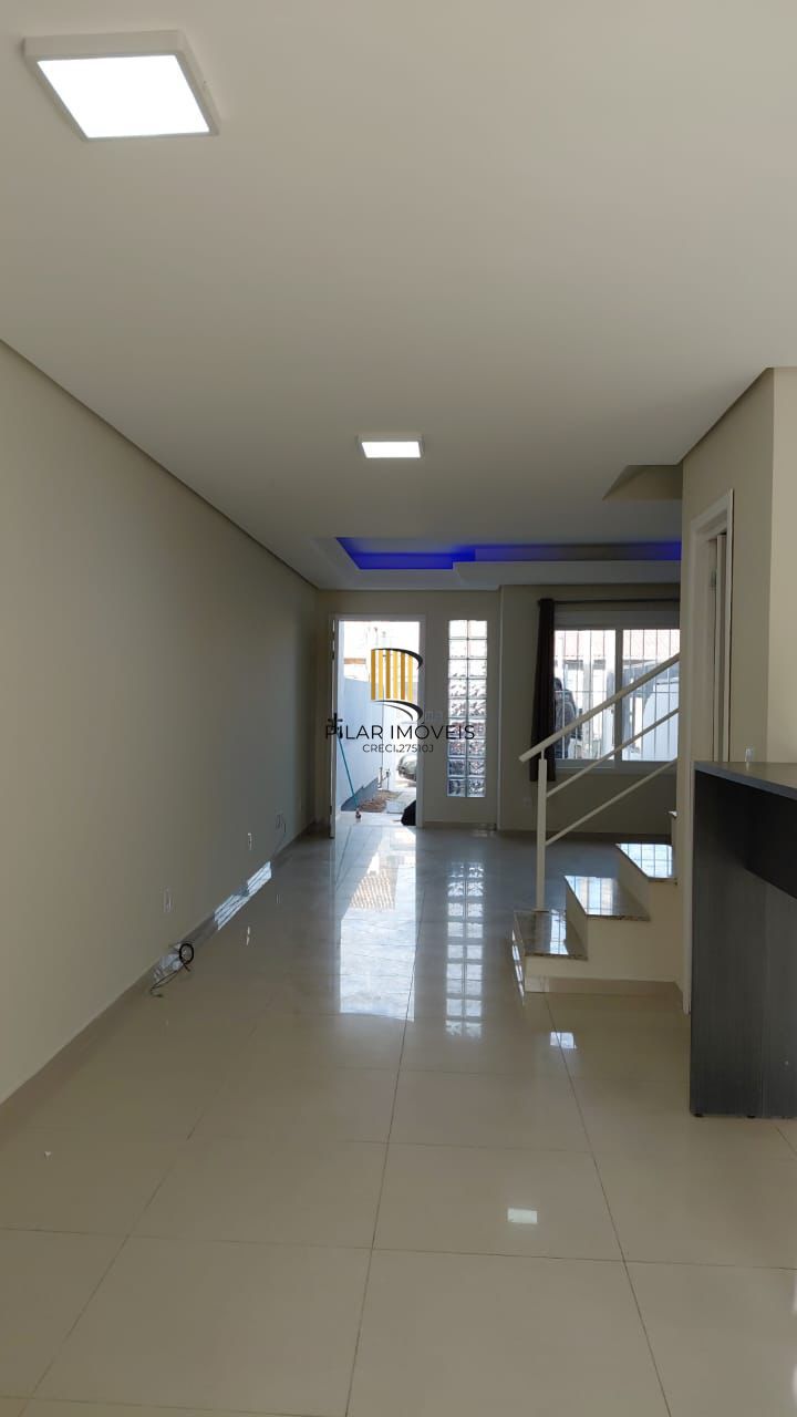 Casa 2 dormitórios no bairro Hípica