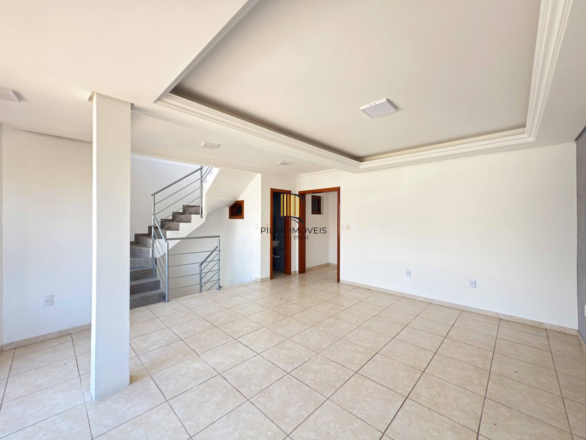 Casa 2 dormitórios no bairro Hípica