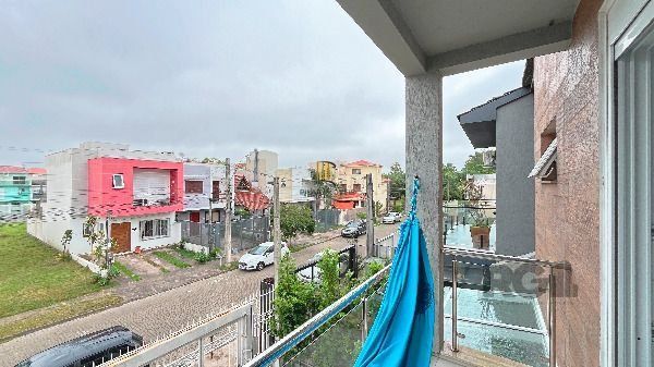 Casa em Porto Alegre, no bairro Hípica, com 3 dormitório(s), e 3 banheiros, à venda.