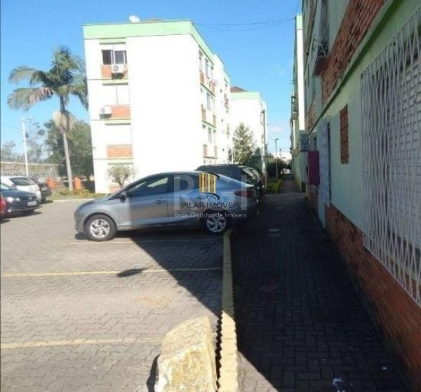 Apartamento em Porto Alegre, no bairro Cristal, com 2 dormitório(s), e 2 banheiros, à venda.