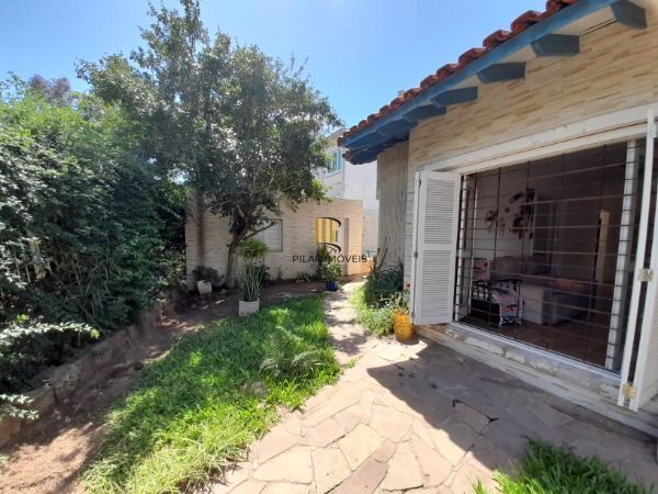 Casa para Venda - 136.31m², 3 dormitórios, sendo 1 suites, 2 vagas - Guarujá