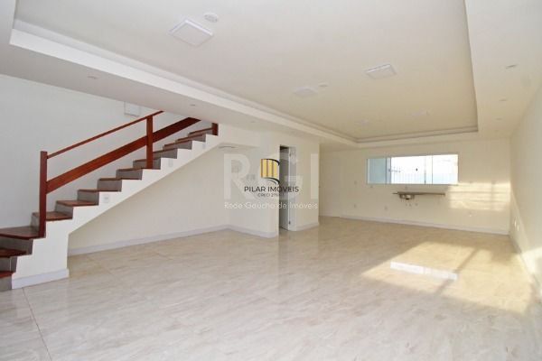 Casa para Venda - 217m², 3 dormitórios, sendo 1 suites, 2 vagas - Hípica