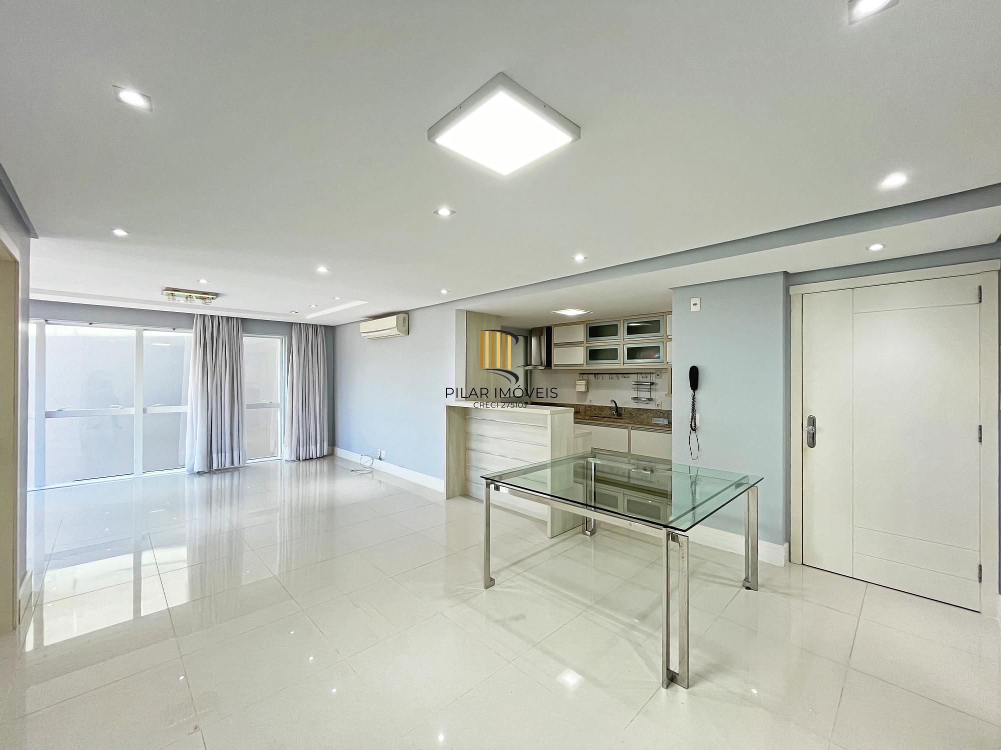 Excelente Apto com 102 m² de 3 dormitórios sendo um suíte com duas vagas no Menino Deus