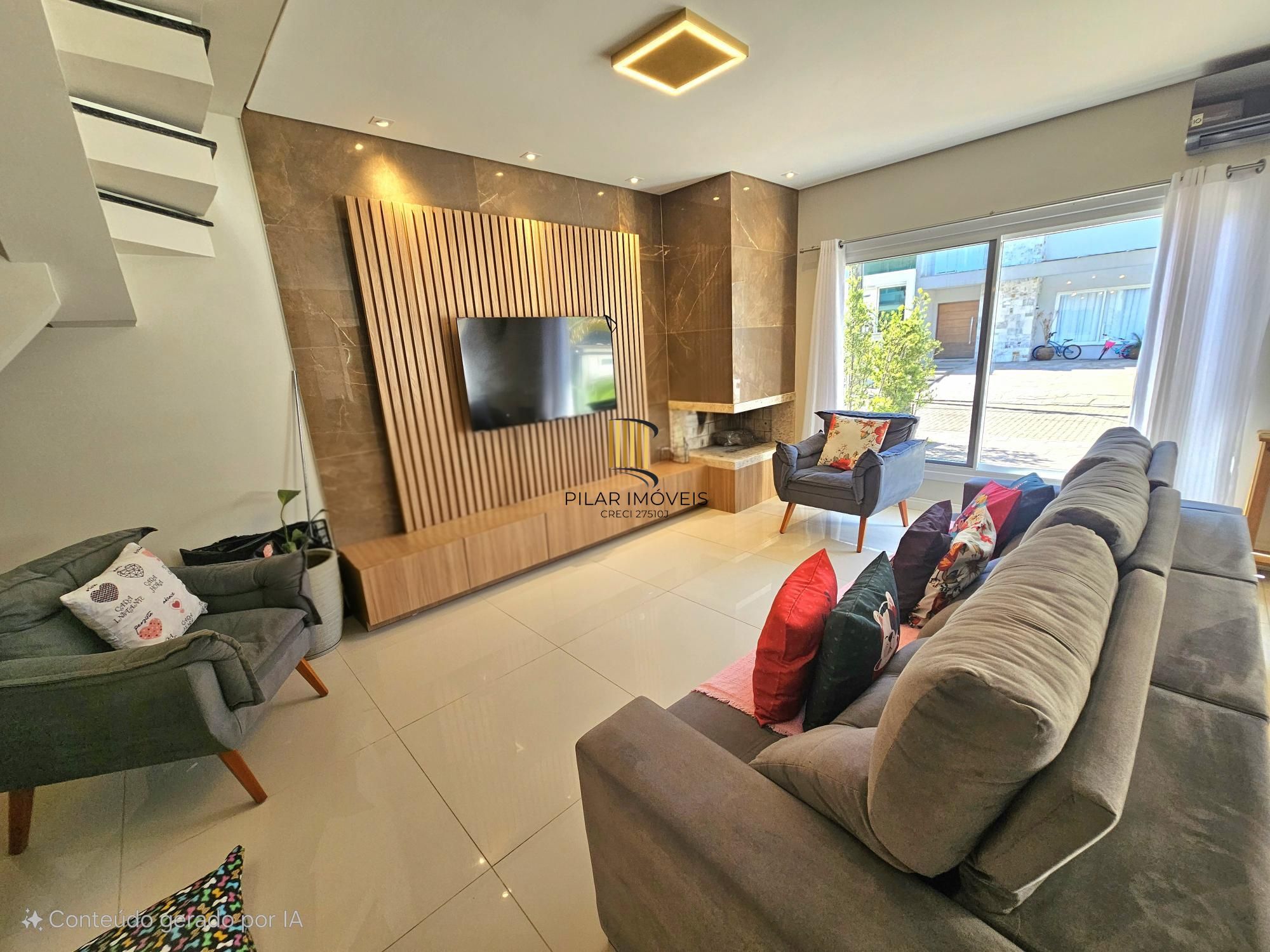 Casa de Condomínio 3 dormitórios no bairro Hípica