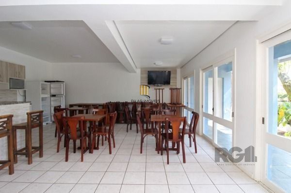 Casa em Porto Alegre, no bairro Cavalhada, com 2 dormitório(s), e 2 banheiros, à venda.