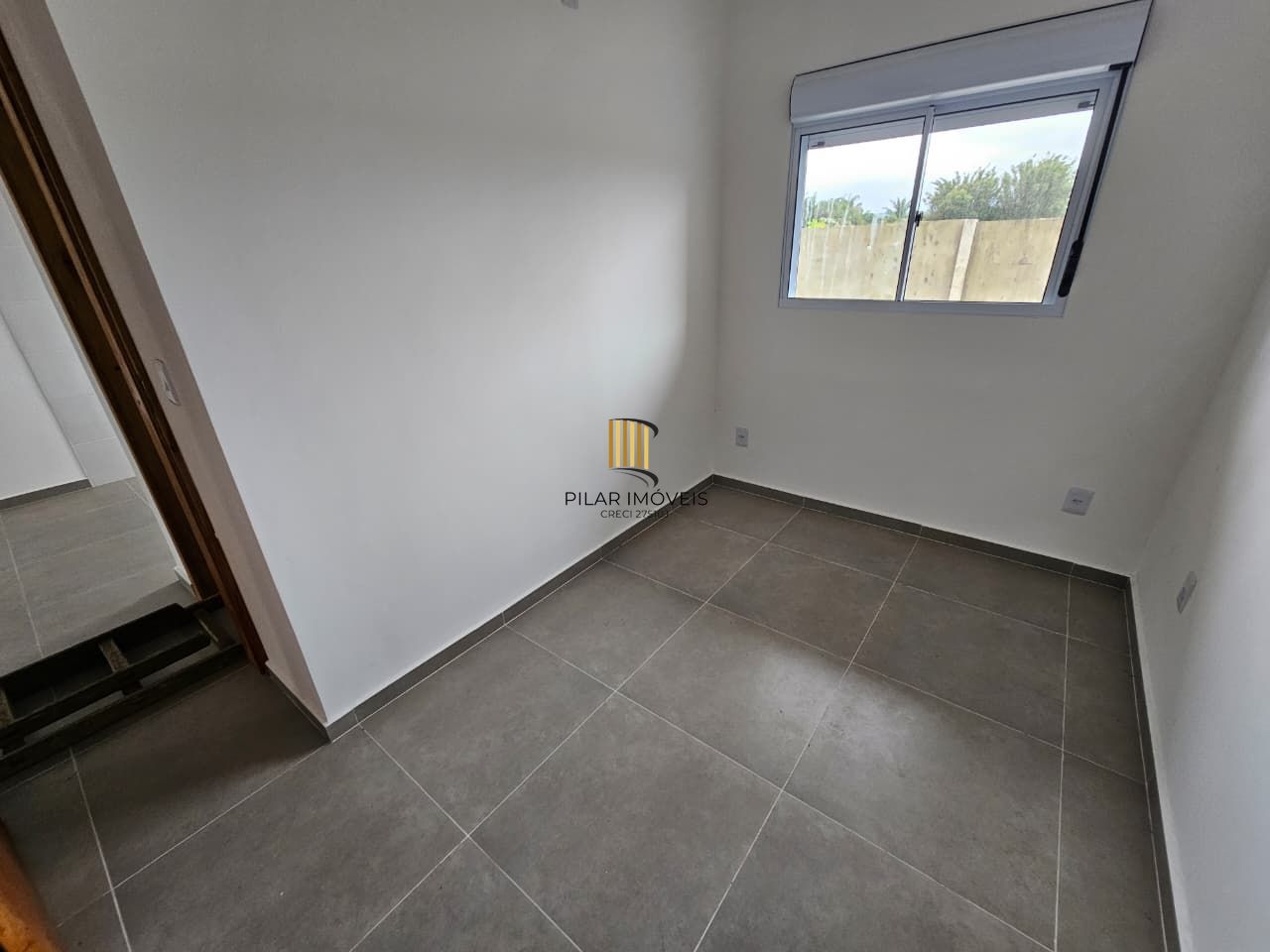 Casa em Porto Alegre, no bairro Restinga, com 2 dormitório(s), e 2 banheiros, à venda.